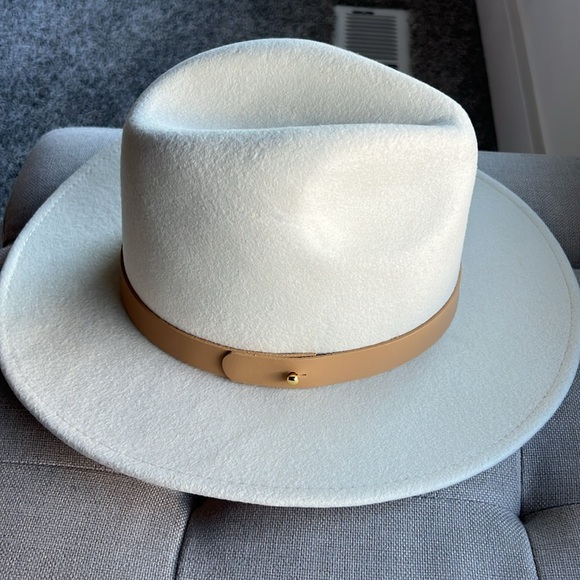 Lack of color USA hat main image 5